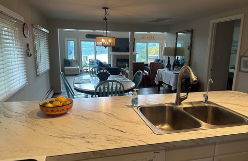 White Lake House | “Lakefront Chalet Retreat-Up North Feel, relax & rewind. Hot Tub and fireplace.”