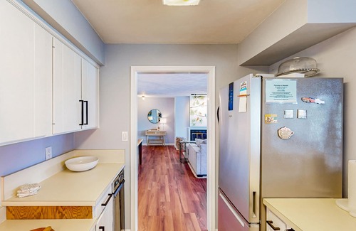 North Shore Condo | Lakefront condo w/breathtaking views & wheelchair accessibility