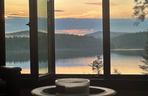 Wentworth-Nord Villa | lakefront cottage is where comfort meets nature in perfect harmony.