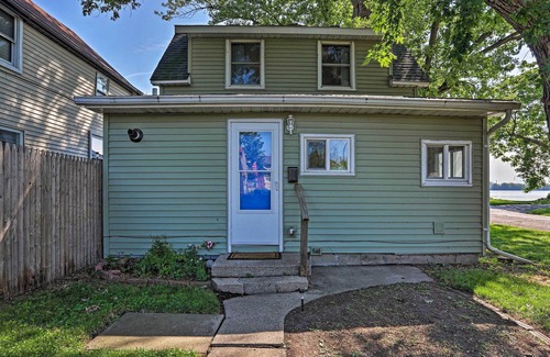 Toledo Cottage | Lakefront Cottage 6 Miles to Downtown Toledo!