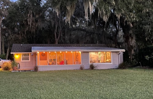 Eustis Cottage | Lakefront Cottage with Dock and Sunset Views, Mount Dora