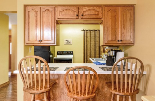 Mercer House | Lakefront dog-friendly gem with private dock, wood stove, large deck & free WiFi