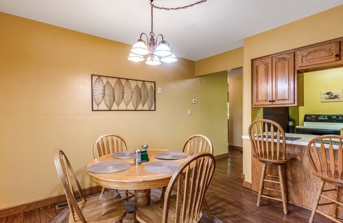 Mercer House | Lakefront dog-friendly gem with private dock, wood stove, large deck & free WiFi