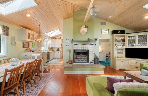 Lake Mills House | Lakefront Family Escape w~ Hot Tub ~Stunning Views nHouse and BoatHouse