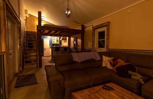 Black Creek Cabin | Lakefront Farm, Tiny House, Sauna Experience - Pet Friendly!