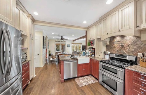 Highland Lake Cottage | Lakefront | Foliage | HotTub | GameRoom | Firepit