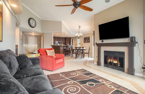 Discovery Bay House | Lakefront Gem Boat Rental Sleeps 8 people