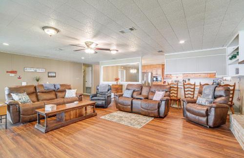 Negreet House | Lakefront Gem with Boat Dock and Fishing Pier in Many