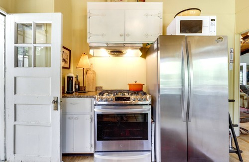 Glen Ellen Cabin | Lakefront Glen Ellen Cabin w/Views Near Wineries!
