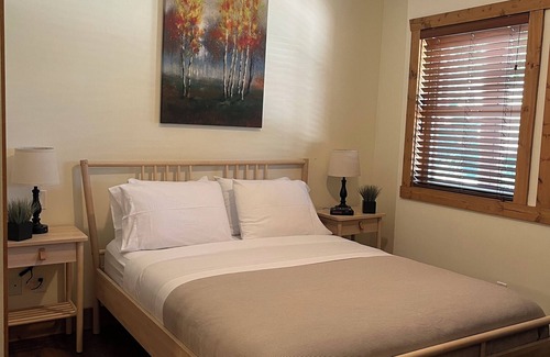 Okanagan-Similkameen Hotel | Lakefront Home away from Home