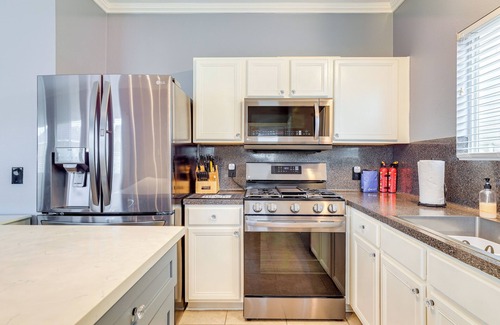 Barker House | Lakefront Home in Energy Corridor Area: Near 99!