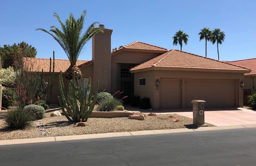Chandler House | Lakefront home in Ironwood. Turnkey home with amenities, golf, tennis, pools.