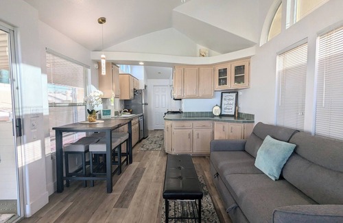 Lake Havasu City House | Lakefront Home @ Crazy Horse Campground! Pet friendly