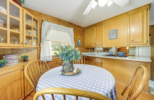 Mayes County Cabin | Lakefront Home w/Boat Ramp Near Spavinaw Rec Area
