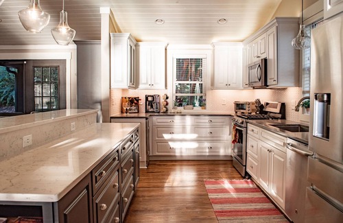 Chappells House | Lakefront Home with Amazing Sunsets, Private Dock & Firepit