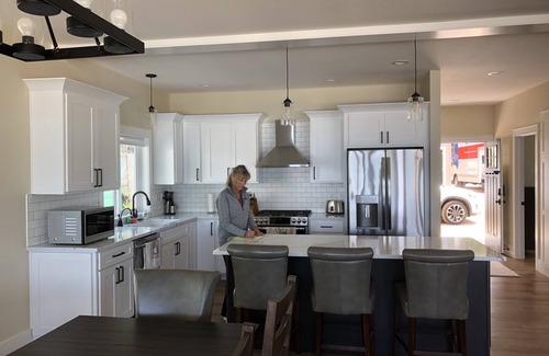 Coolin House | Lakefront house, right on a beautiful white sandy beach at Priest Lake