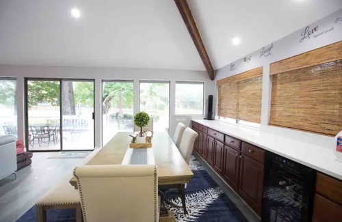 Walden on Lake Conroe House | LakeFront, Kayaks,Grill, Boat Dock, Deck, Netflix