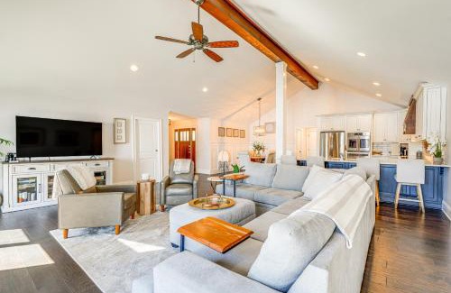 Buckhead House | Lakefront Lake Oconee Home Boat Dock and Hot Tub