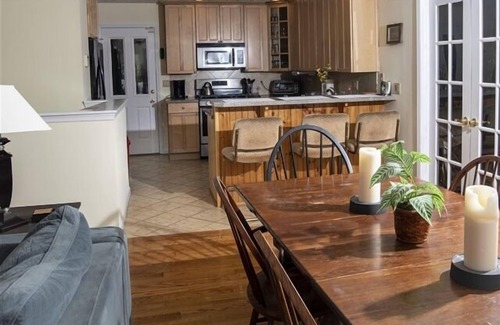 Pocono Pines House | Lakefront! Large 5 bedroom home w/family room, sun room with decking to enjoy the view!