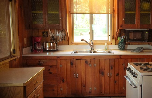 Hayward Cottage | Lakefront level cottage just 35' from the water on premier Hayward, WI lake.