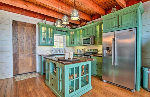 Sharon Grove Cabin | Lakefront Lewisburg Vacation Rental w/Deck!
