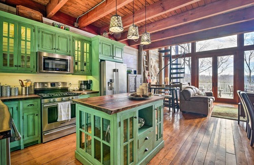 Sharon Grove Cabin | Lakefront Lewisburg Vacation Rental w/Deck!