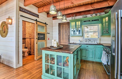 Sharon Grove Cabin | Lakefront Lewisburg Vacation Rental w/Deck!