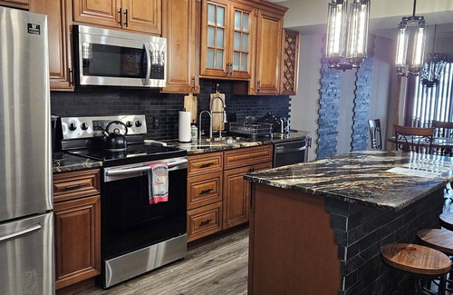 Pocono Pines House | Lakefront Luxury Private Community Rustic/Modern Style Townhouse (Pinecrest)
