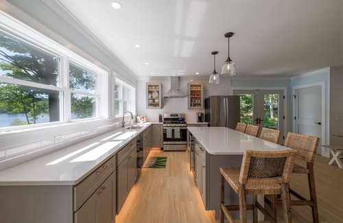 Franklin House | Lakefront Luxury The Donnell Pond House near Bar Harbor & Acadia National Park