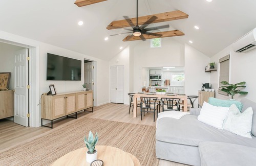 Honeoye Cottage | Lakefront Modern Escape in the Finger Lakes