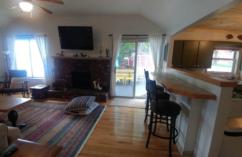 Ogemaw County Cottage | Lakefront Mökki: Family and pet-friendly fun with private lake access