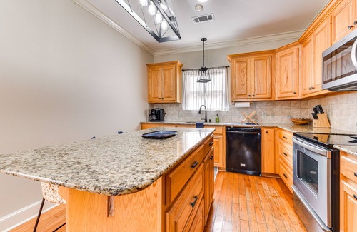 Oscar House | Lakefront Oscar Home w/Game Room + Boat Dock!