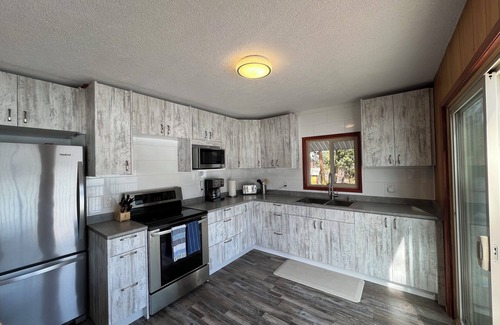 Okanagan-Similkameen Cottage | Lakefront Otter Lake Cottage