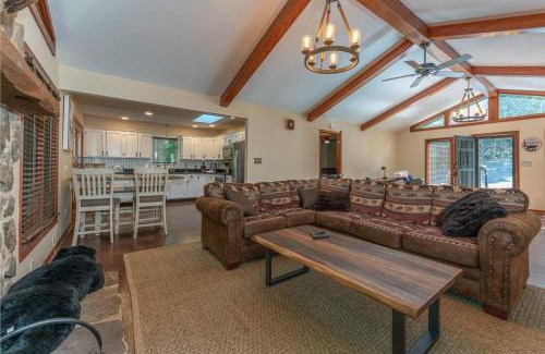 Moneta House | Lakefront Paradise - Hot Tub Game Rm Kayaks Dock
