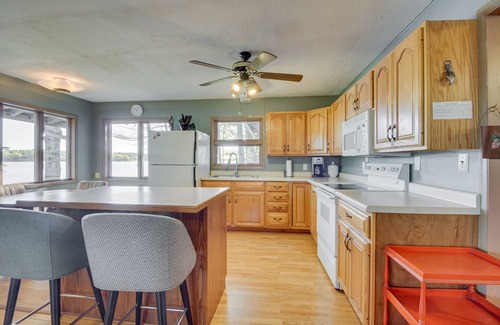 Park Rapids Cabin | Lakefront Park Rapids Cabin w/Grill & Fire Pit!