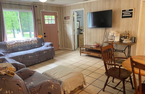Branch Cottage | Lakefront & Private Beach