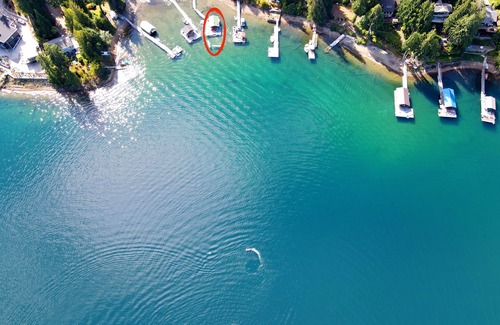 Sproat Lake Cabin | Lakefront, private dock, hot tub, free kayaks and paddle boards!