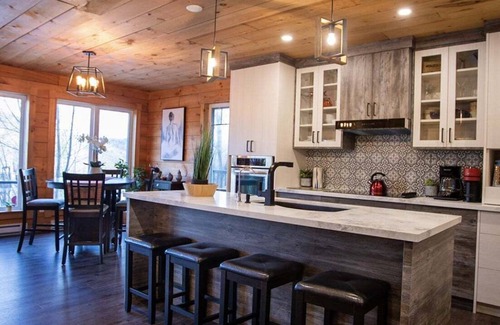Algonquin Highlands Cottage | Lakefront Retreat & Panoramic Views With Hot Tub and Sauna