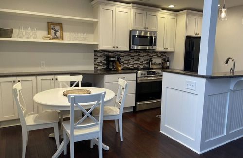 Mount Gilead House | Lakefront Retreat on Lake Tillery – Cozy family Getaway with Dock & Scenic Views