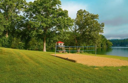 Clairfield House | Lakefront Sharps Chapel Retreat with Boat Dock!