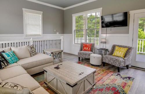 Clairfield House | Lakefront Sharps Chapel Retreat with Boat Dock!