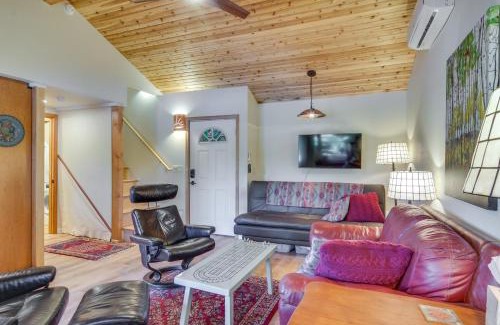 Lake Bosworth House | Lakefront Snohomish Cottage with Private Dock!