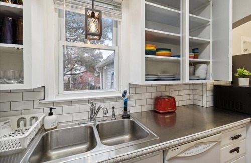 Commerce Township House | Lakefront W/Hot Tub