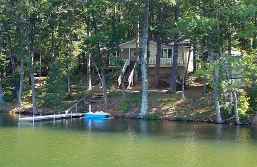Lake Arrowhead House | Lakefront Vacation House with Fireplace and Hot Tub.