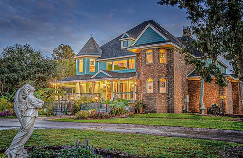 Haines City House | Lakefront Victorian House for Time Travelers & Event