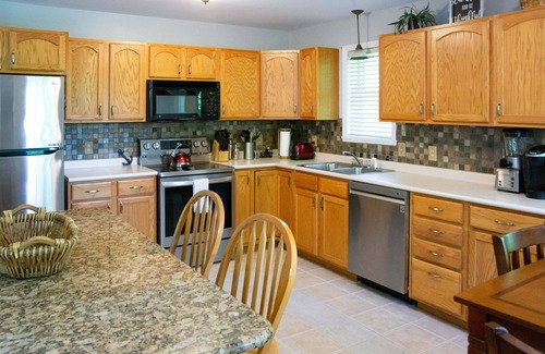 Athens Ski Chalet | Lakefront w/Dock! Family Friendly Amenities, Close to skiing and Hudson, NY