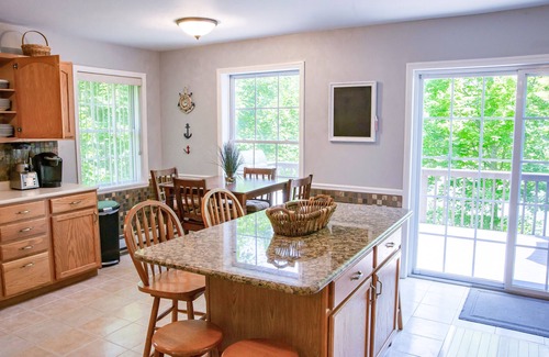 Athens Ski Chalet | Lakefront w/Dock! Family Friendly Amenities, Close to skiing and Hudson, NY