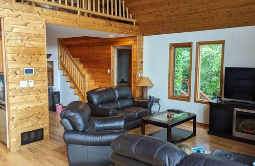 Central Okanagan Cottage | Lakehouse - Chalet