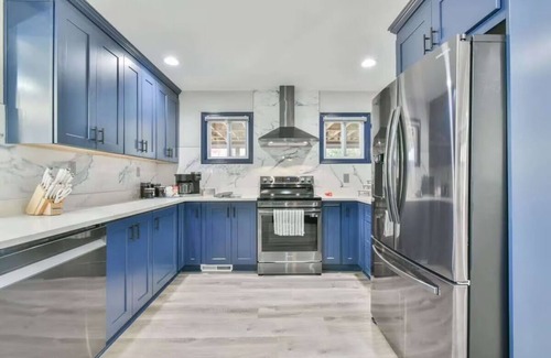 Flowery Branch House | LakeLanier, Luxury, Lakefront, Boating, Hot Tube, Games, Family, Friends, Hiking