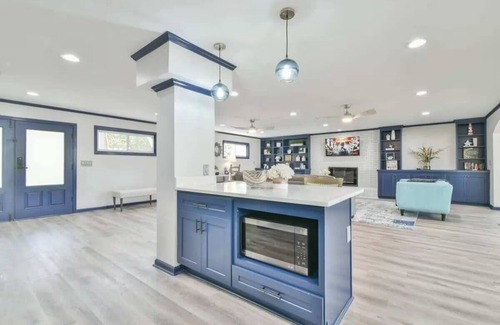 Flowery Branch House | LakeLanier, Luxury, Lakefront, Boating, Hot Tube, Games, Family, Friends, Hiking